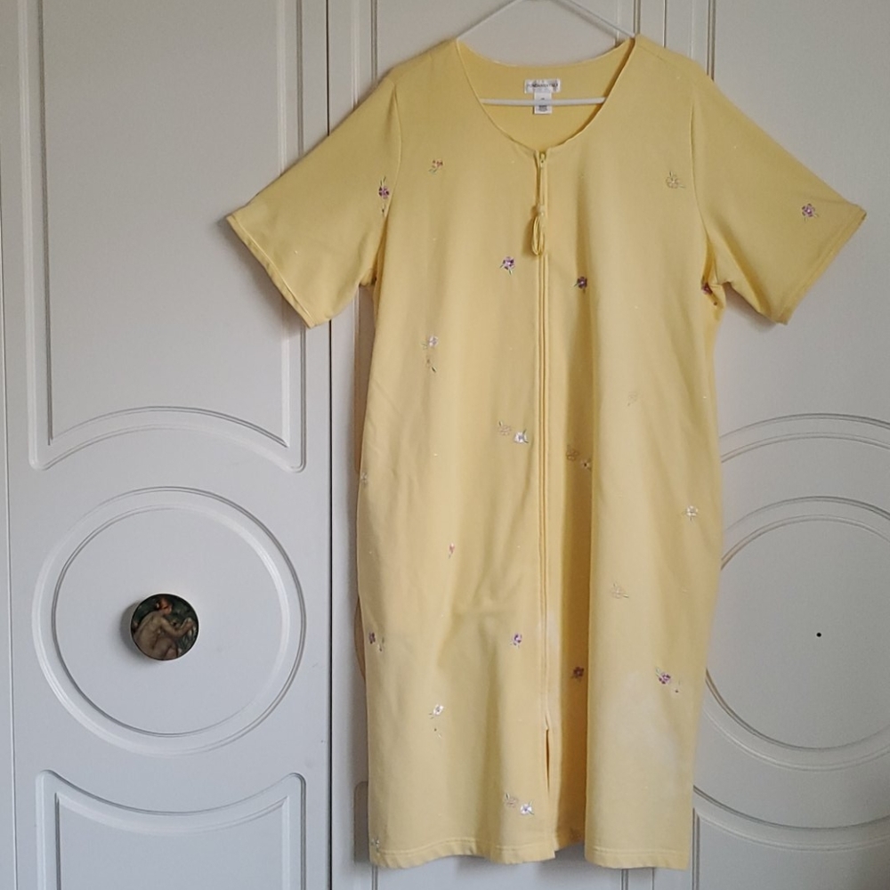 OLD "Tie Dye" Yellow Short Sleeve Robe